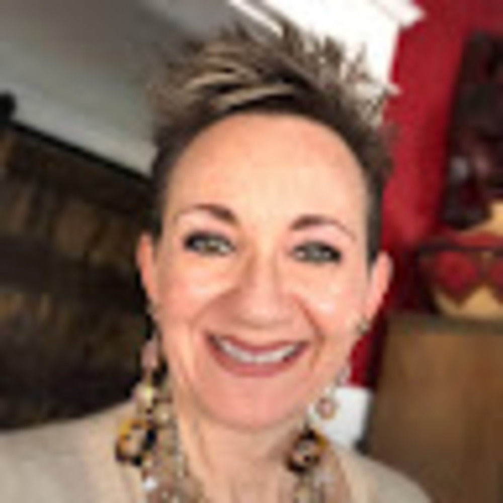Meet your Posher, Lorrie